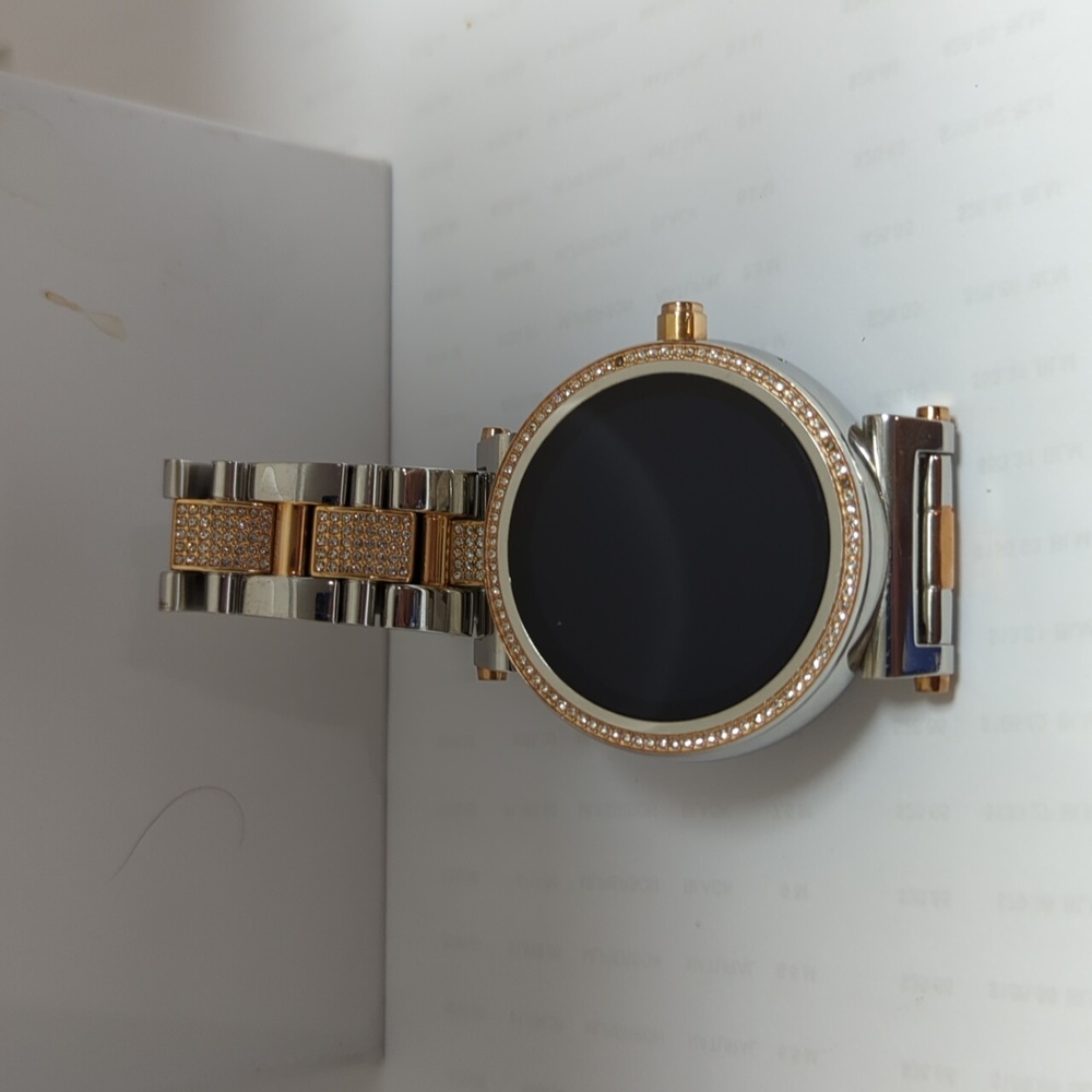 New & Authentic Michael Kors Smart watch Rose Gold/Silver - Picture 3 of 15